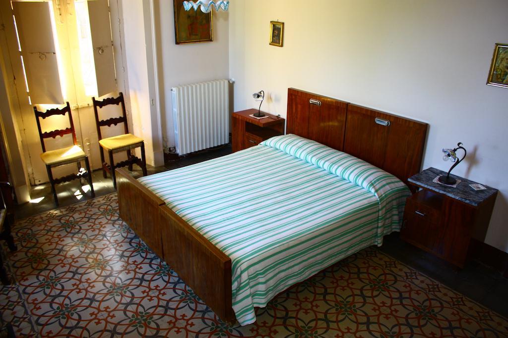 B&B Sotto I Pini Zafferana Etnea Bagian luar foto