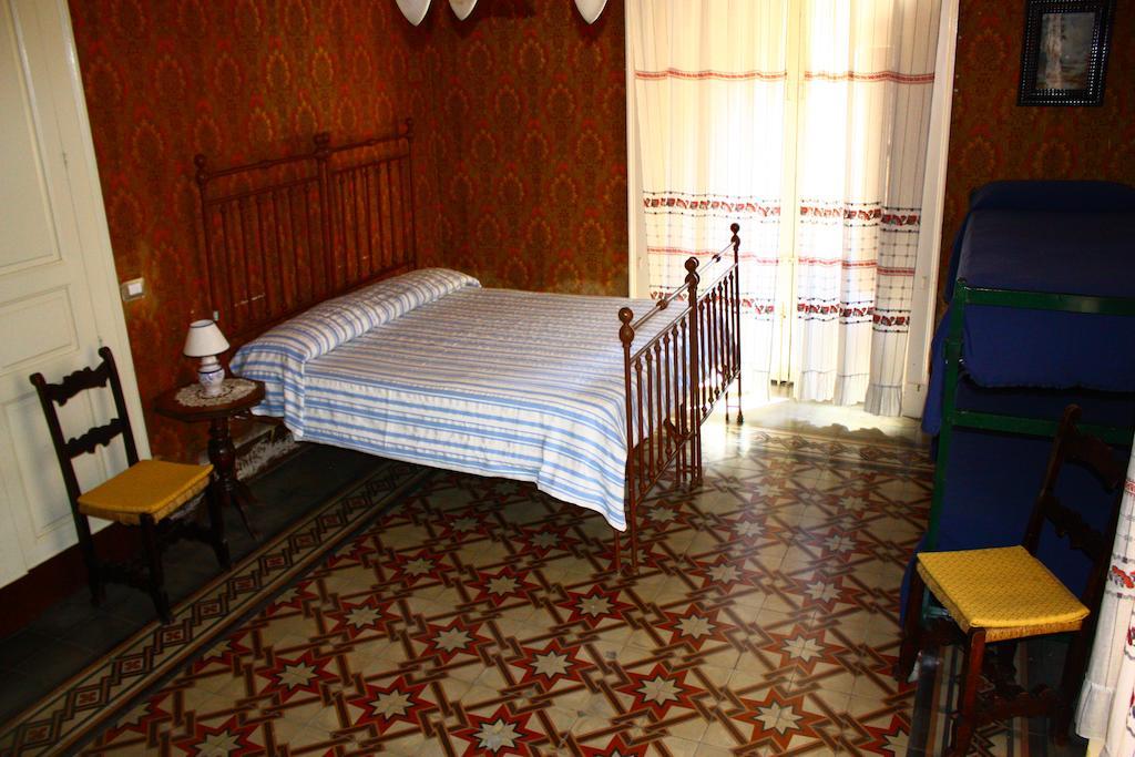 B&B Sotto I Pini Zafferana Etnea Ruang foto