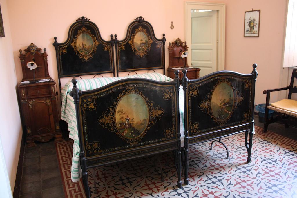 B&B Sotto I Pini Zafferana Etnea Ruang foto