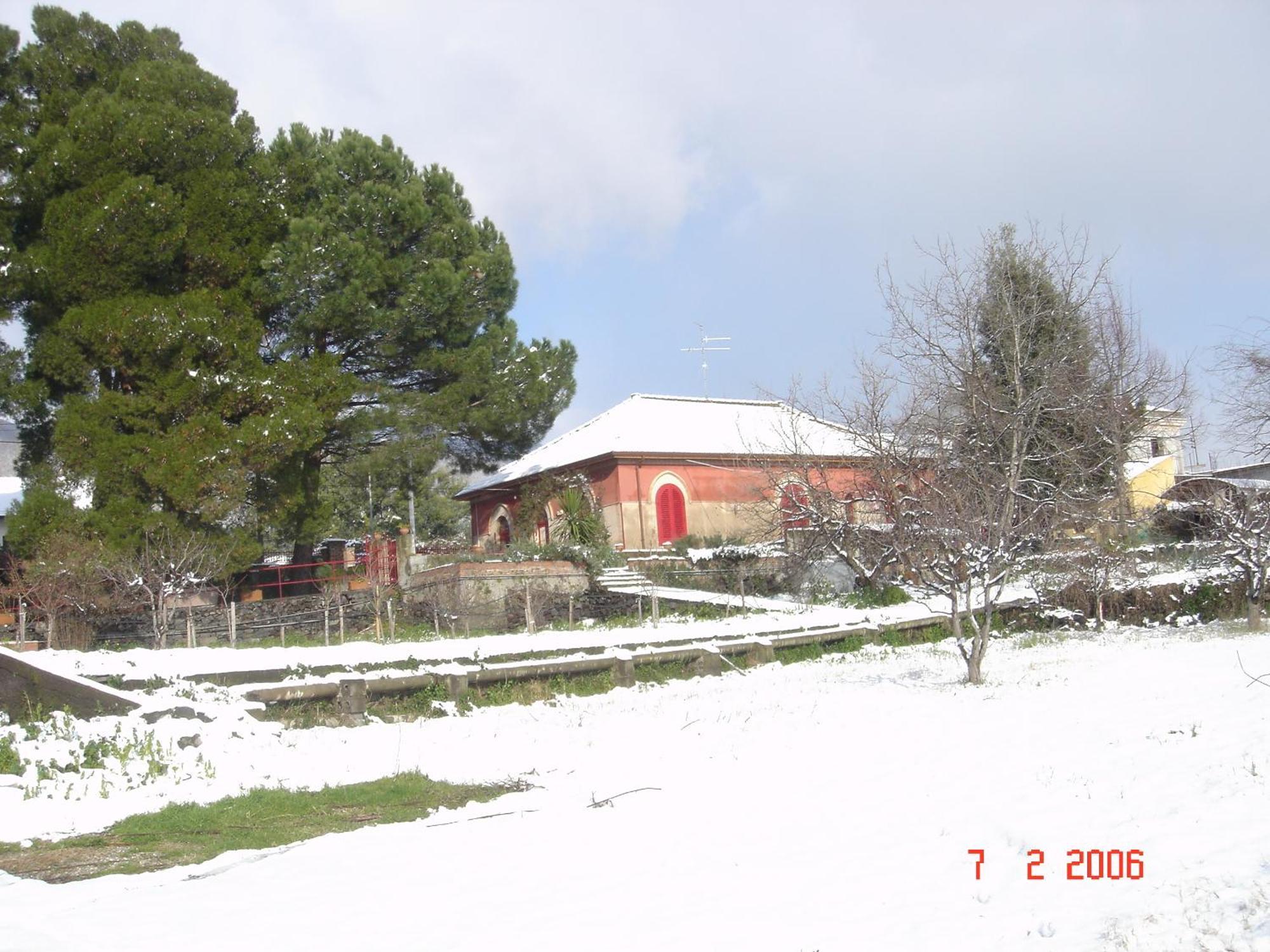 B&B Sotto I Pini Zafferana Etnea Bagian luar foto