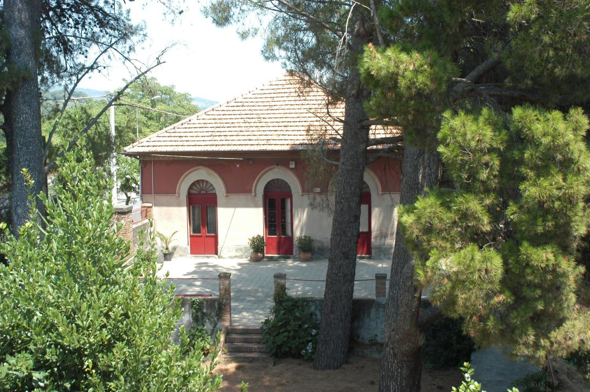 B&B Sotto I Pini Zafferana Etnea Bagian luar foto